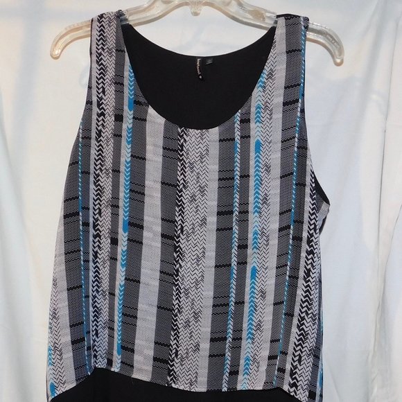 Geometric Print Blouse - Picture 1 of 2